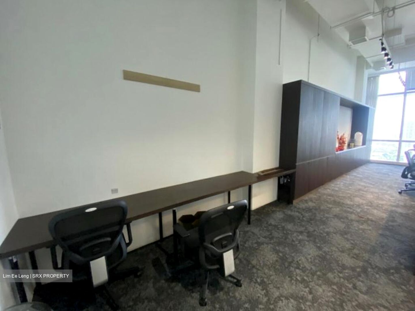 Sbf Center (D1), Office #498385651